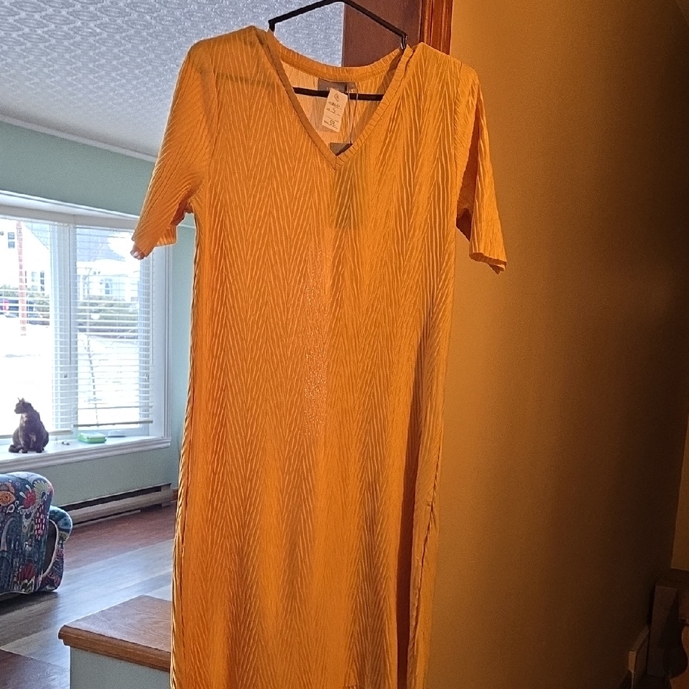 Mustard yellow V-Neck Short Sleeve Dress..boutique Brand